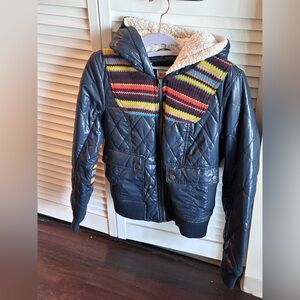 Mossimo Supply Co. Navy Puffer 70s inspired puffer Jacket with stripe accents